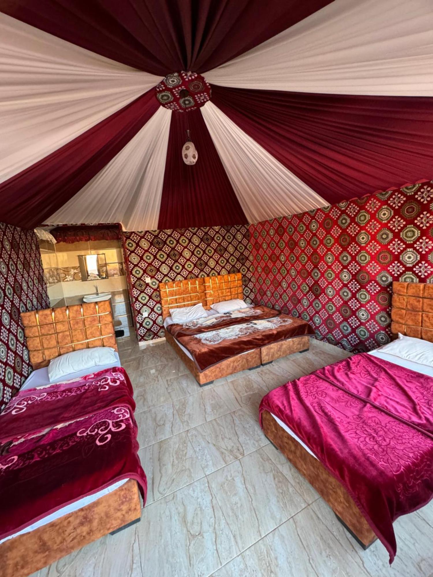Wadi Rum Bubble Camp & Tour Exterior foto