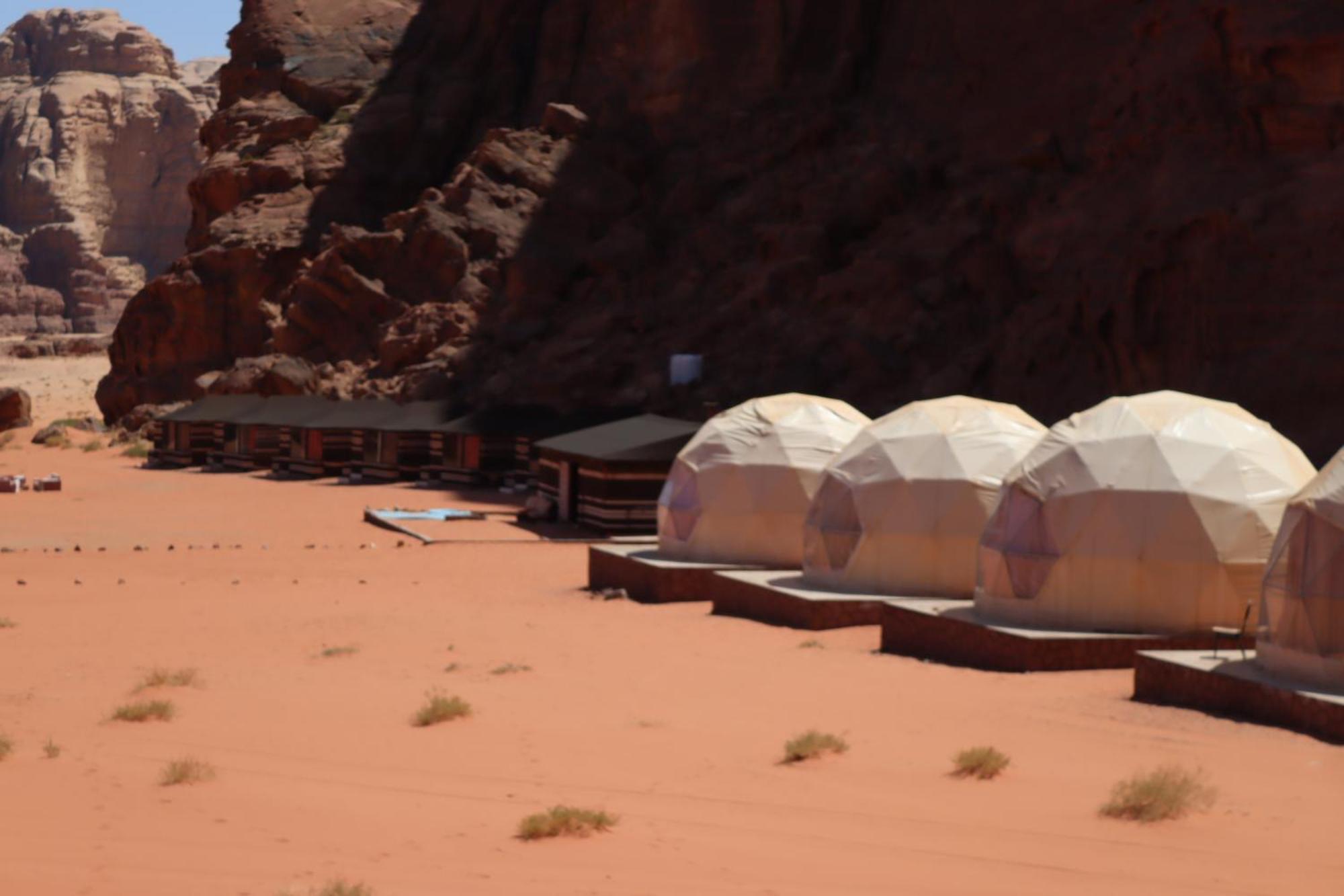 Wadi Rum Bubble Camp & Tour Exterior foto