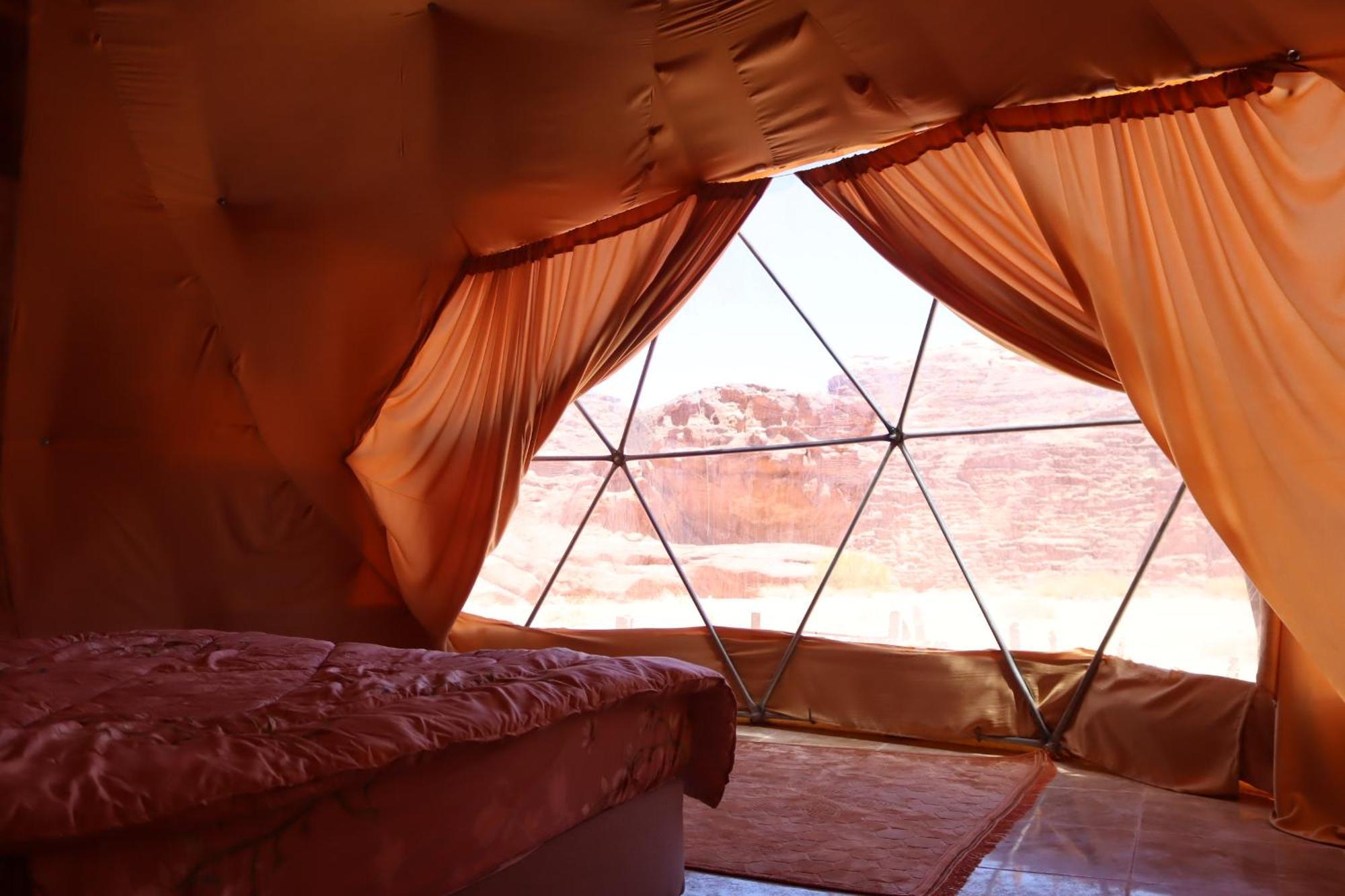 Wadi Rum Bubble Camp & Tour Exterior foto