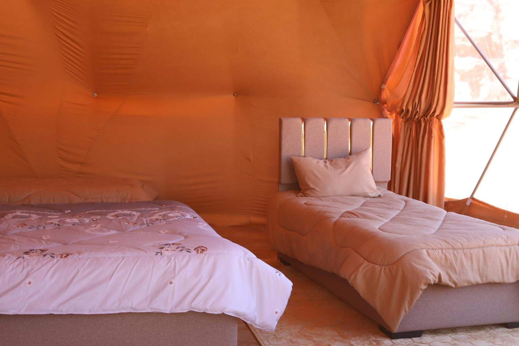 Wadi Rum Bubble Camp & Tour Exterior foto